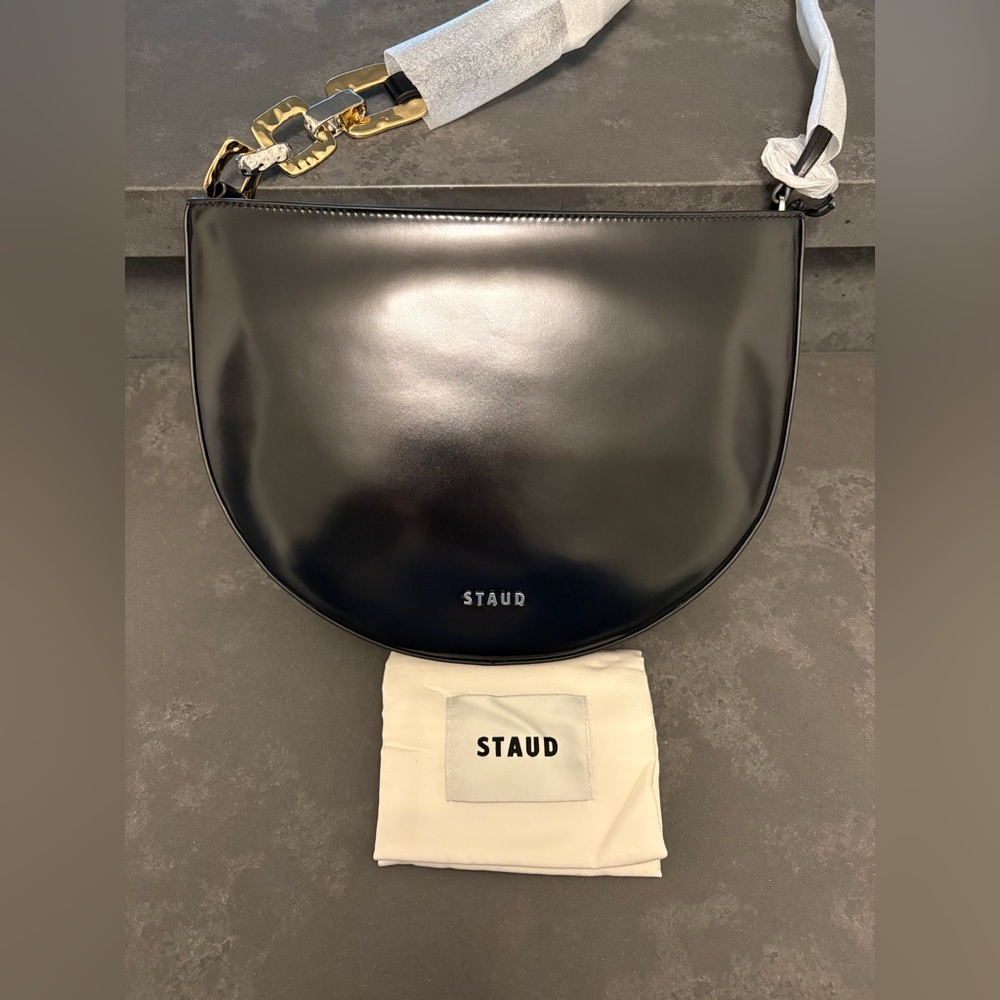Elegant Black Leather Shoulder Bag